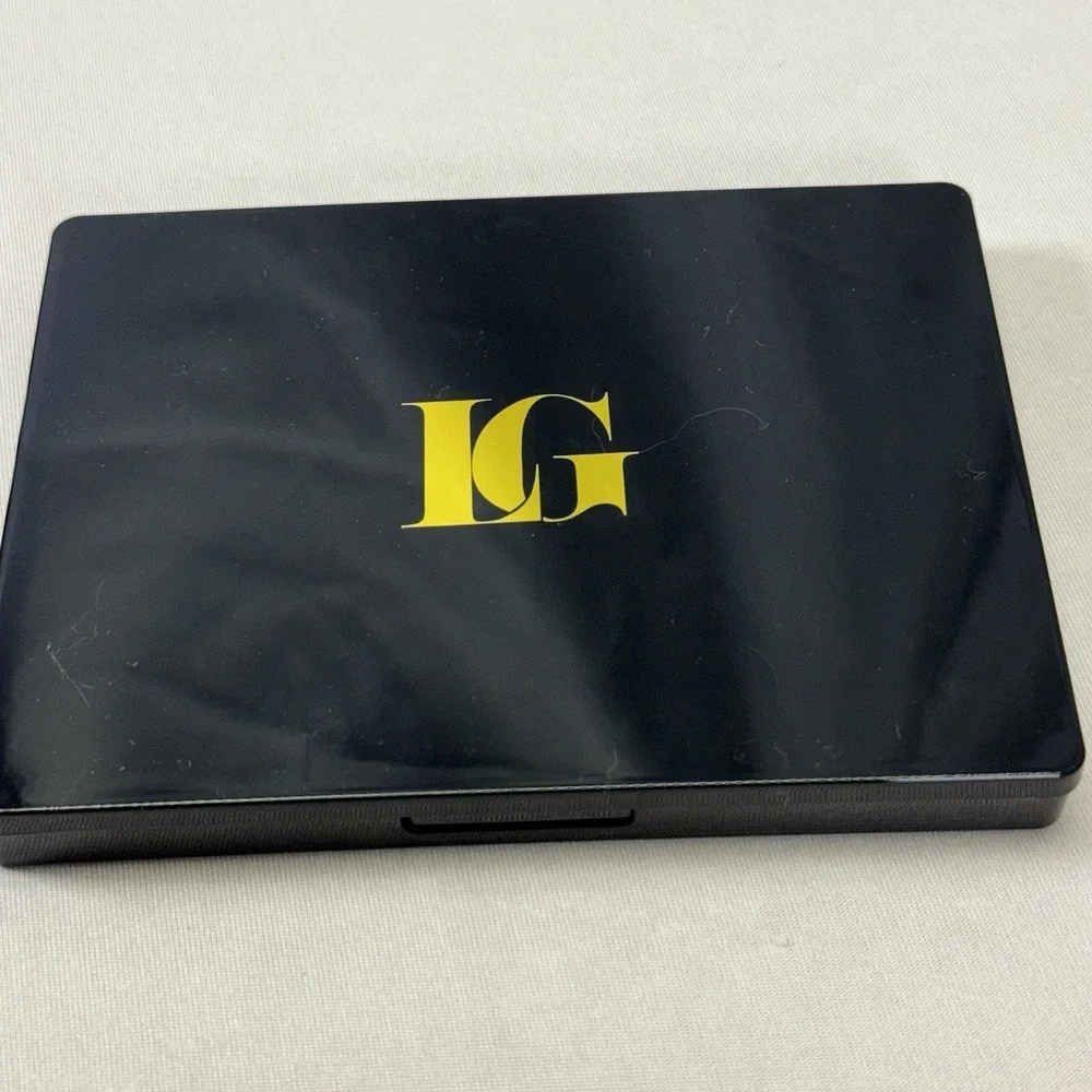 Laura Geller The Wearables‎ Multi-Finish Eye & Face Palette Super Neutral NWOT